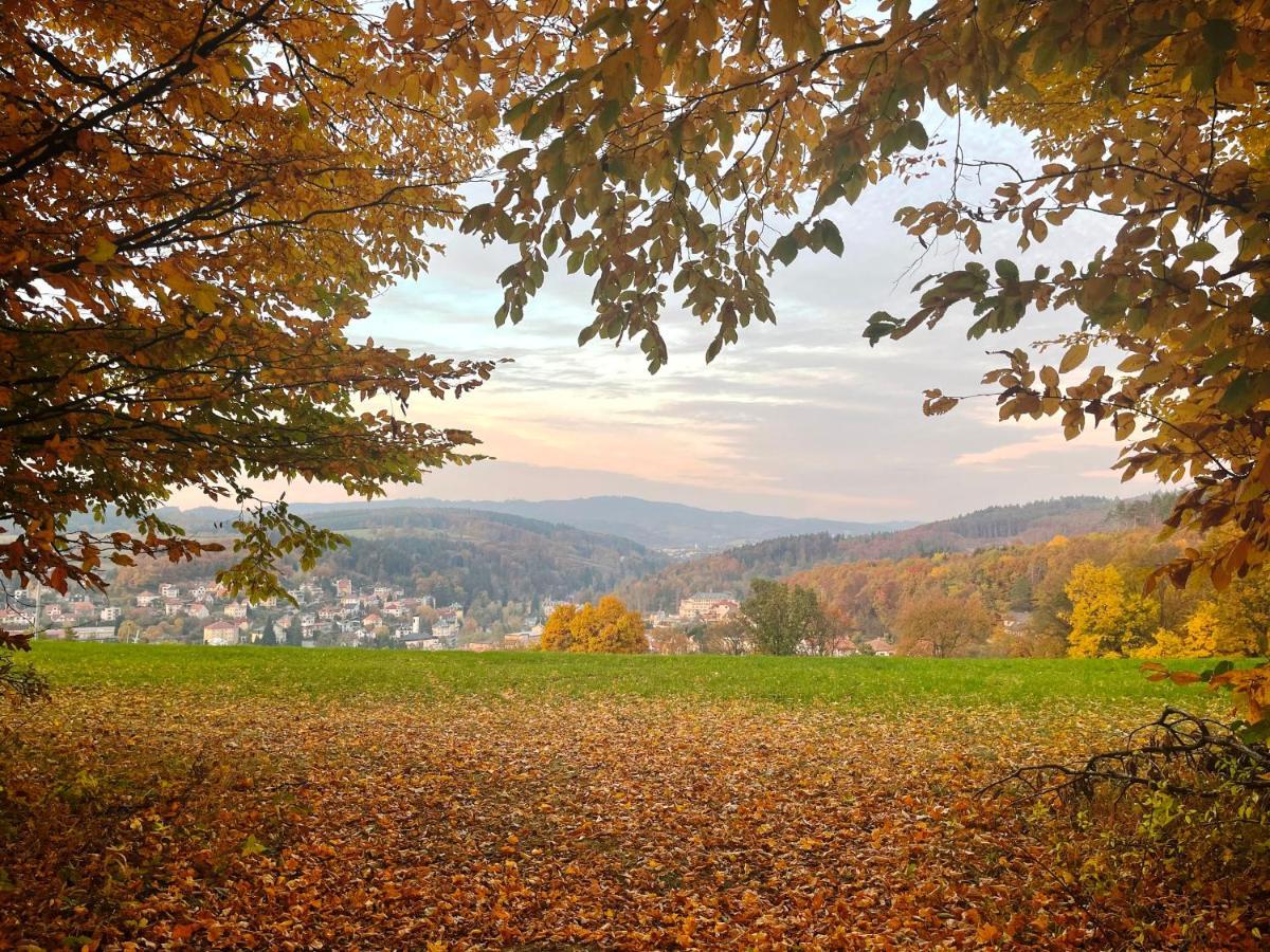 Chata nad lázeňským údolím Luhačovice Exterior foto